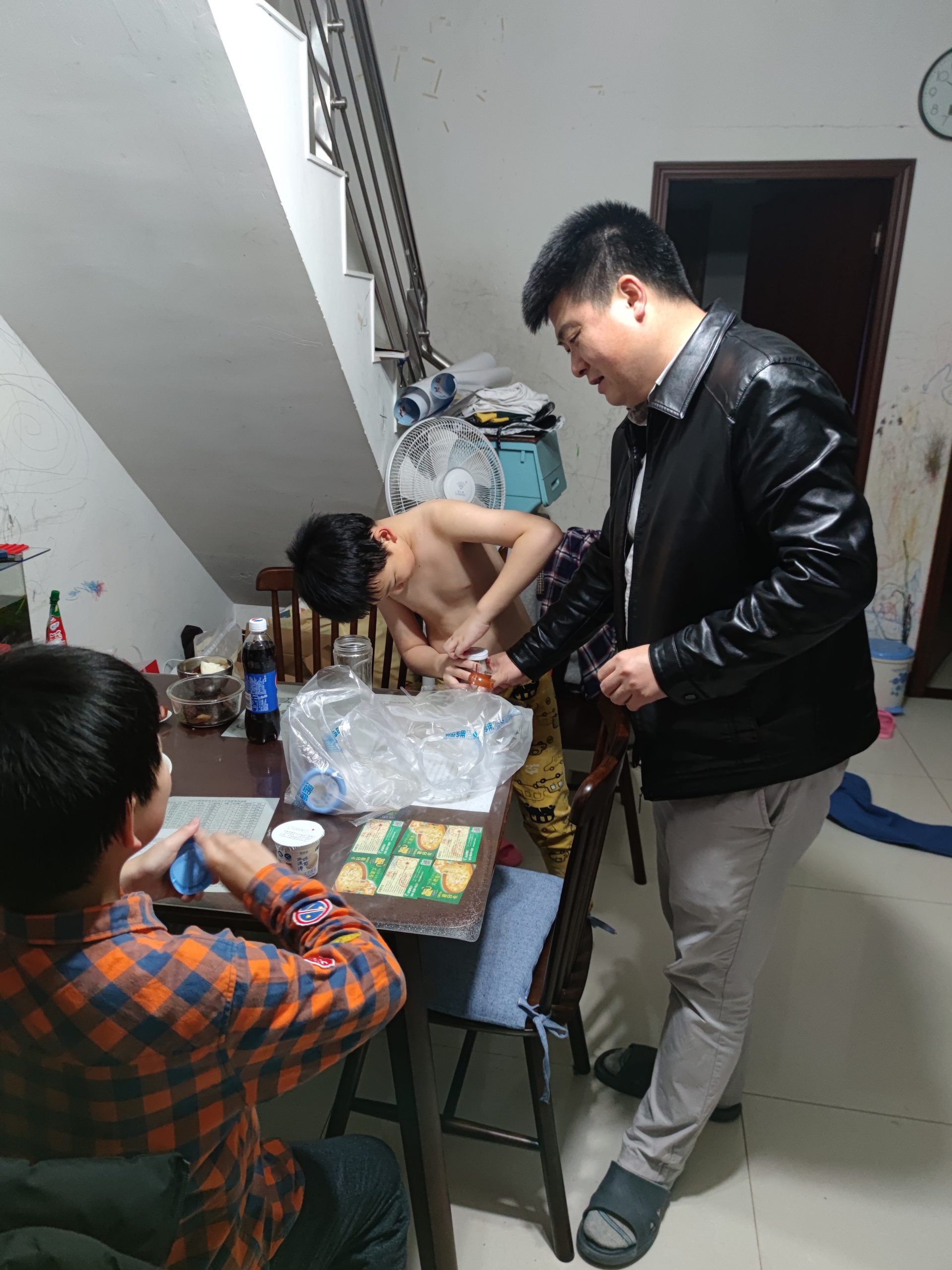 吃酸奶
