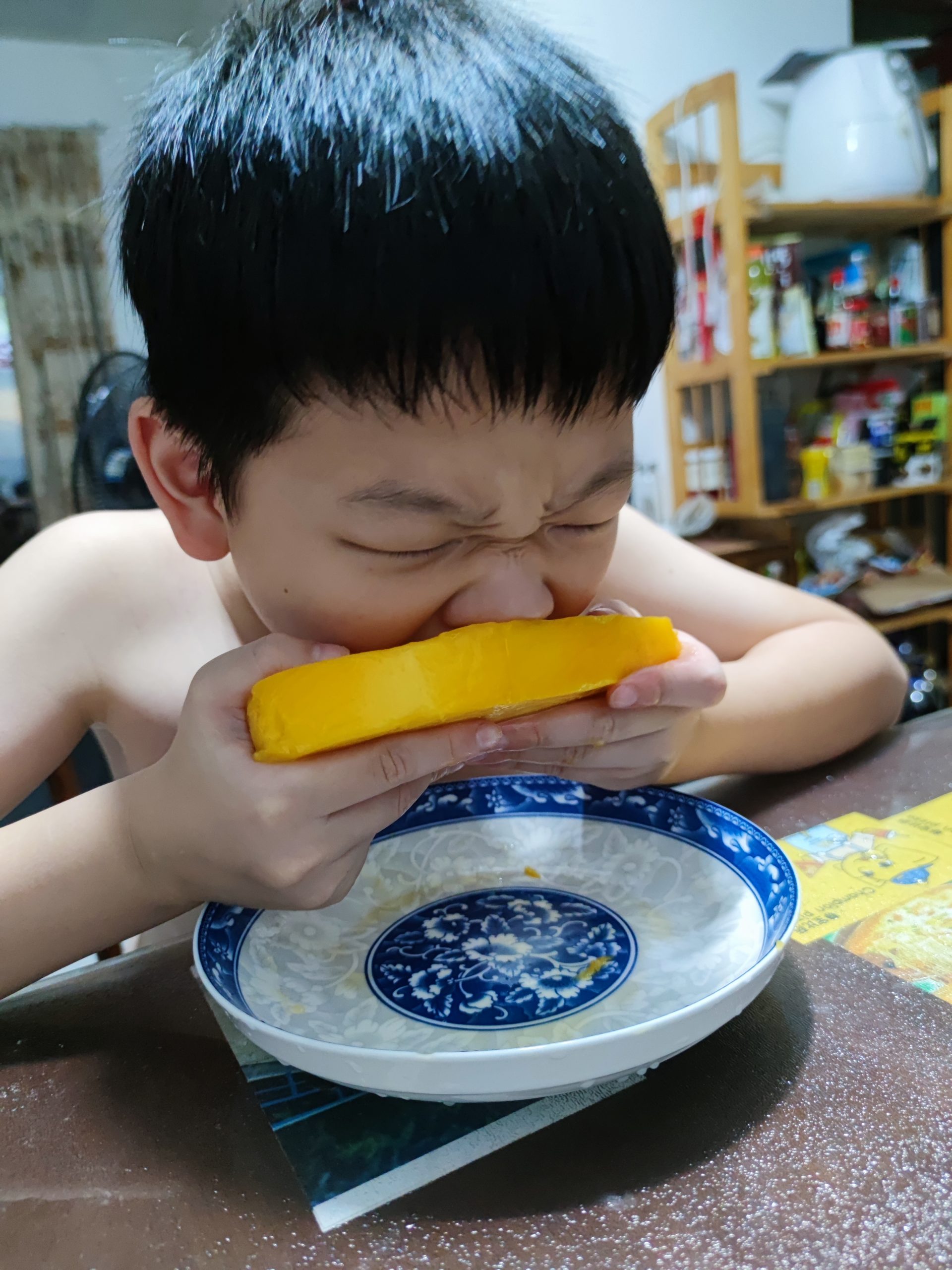 吃芒果🥭